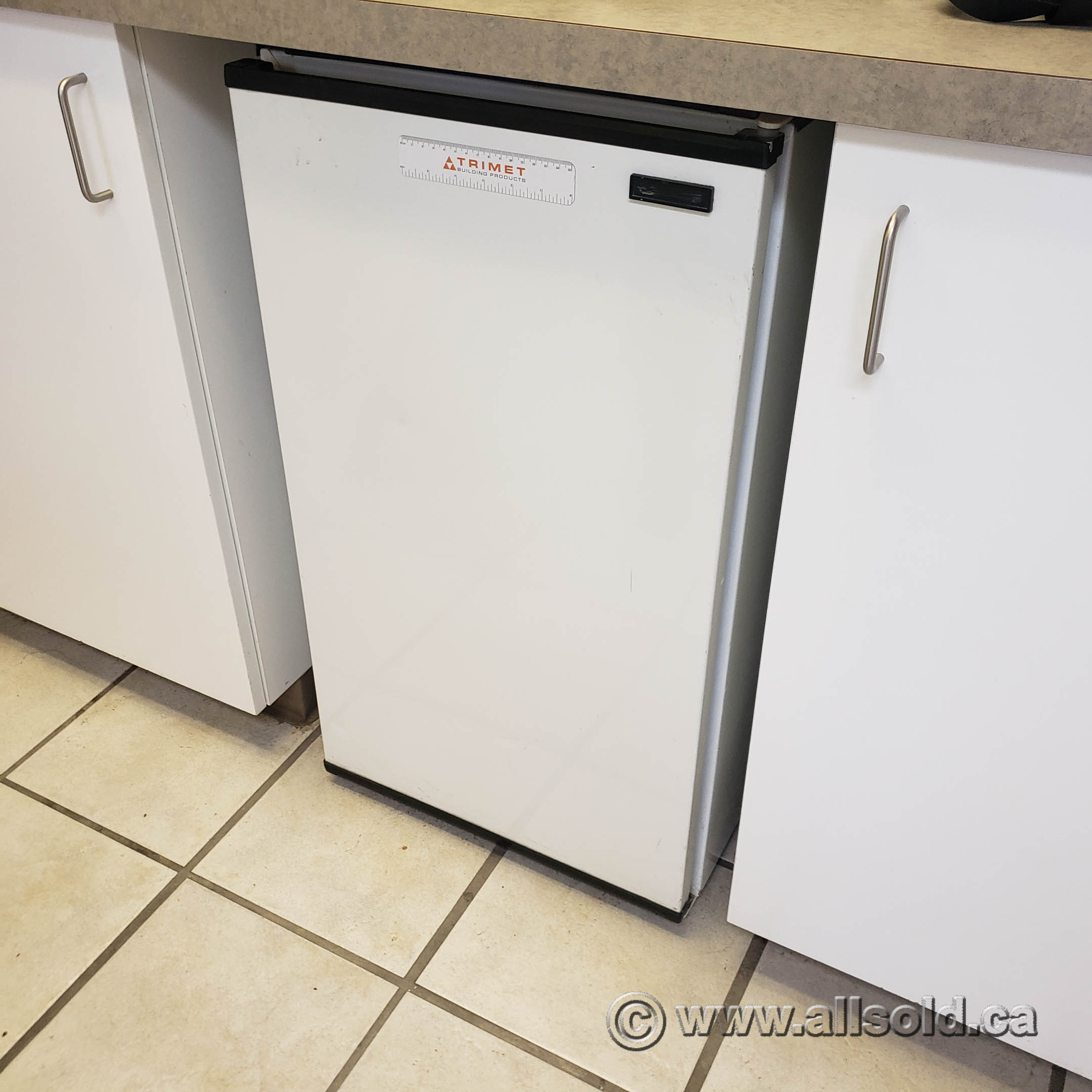 White Under Counter Bar Fridge w/ Freezer Allsold.ca Buy & Sell Used Office Furniture Calgary